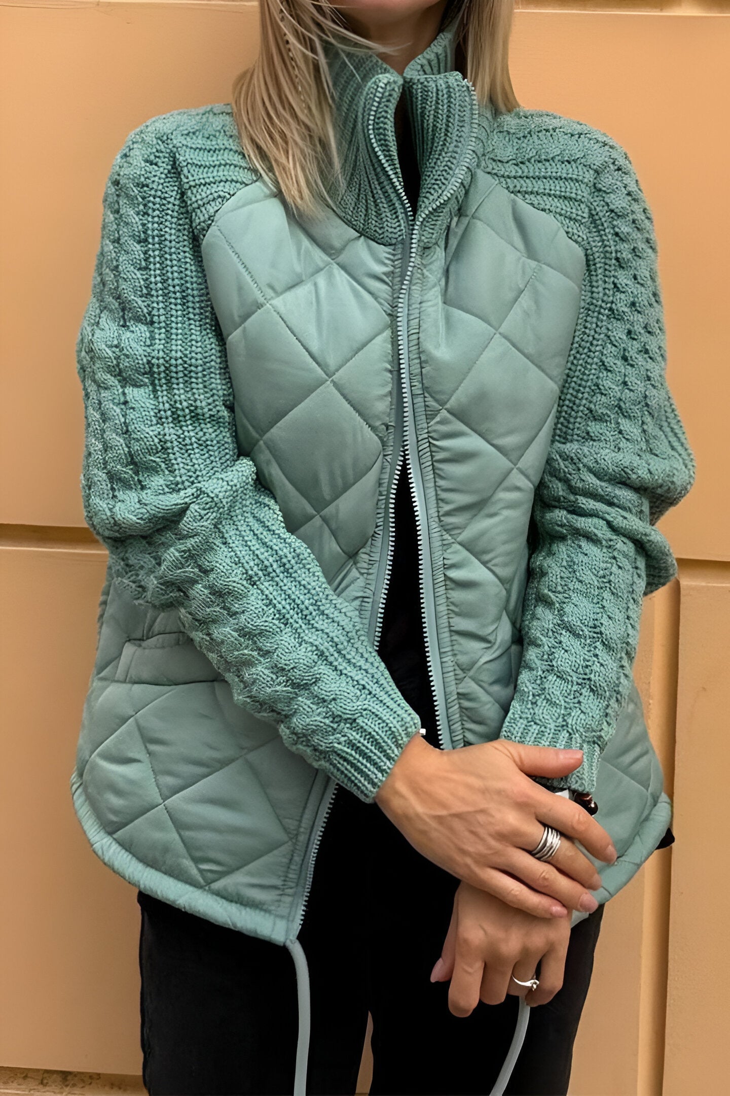 Nordiq™ | Therese – Ziptröja i Patchworkstickning