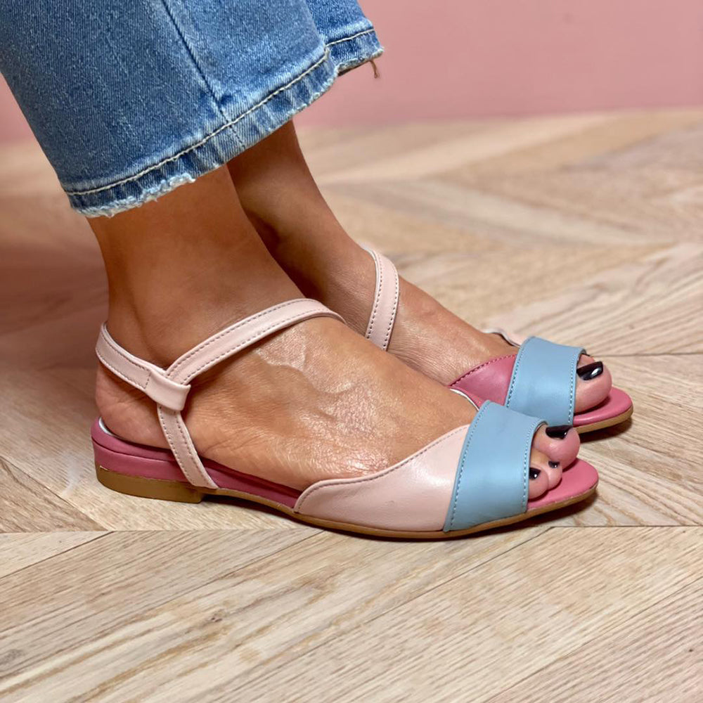 Ellela™ | Asymmetriska rosa sandaler med färgblock