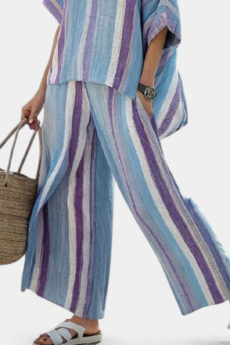 Elegant Randigt Daisy Set i Malva och Pastellblå för en sofistikerad look